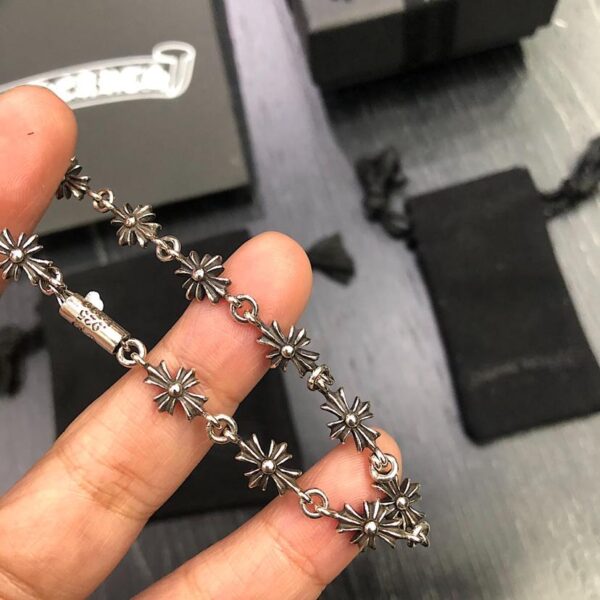 réplica,joyas,joyería,1:1,replica,fake,lujo,barato Anillo de eternidad con 22 piedras de corazones cromados