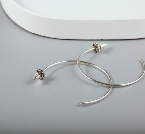 réplica,joyas,joyería,1:1,replica,fake,lujo,barato [Calidad de mostrador] Pendientes del mismo estilo de Chrome Hearts Song Zuer ▪️