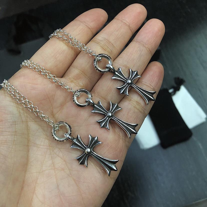 réplica,joyas,joyería,1:1,replica,fake,lujo,barato réplica,joyas,joyería,1:1,replica,fake,lujo,barato Collar con cruz clásica de corazón de cuervo