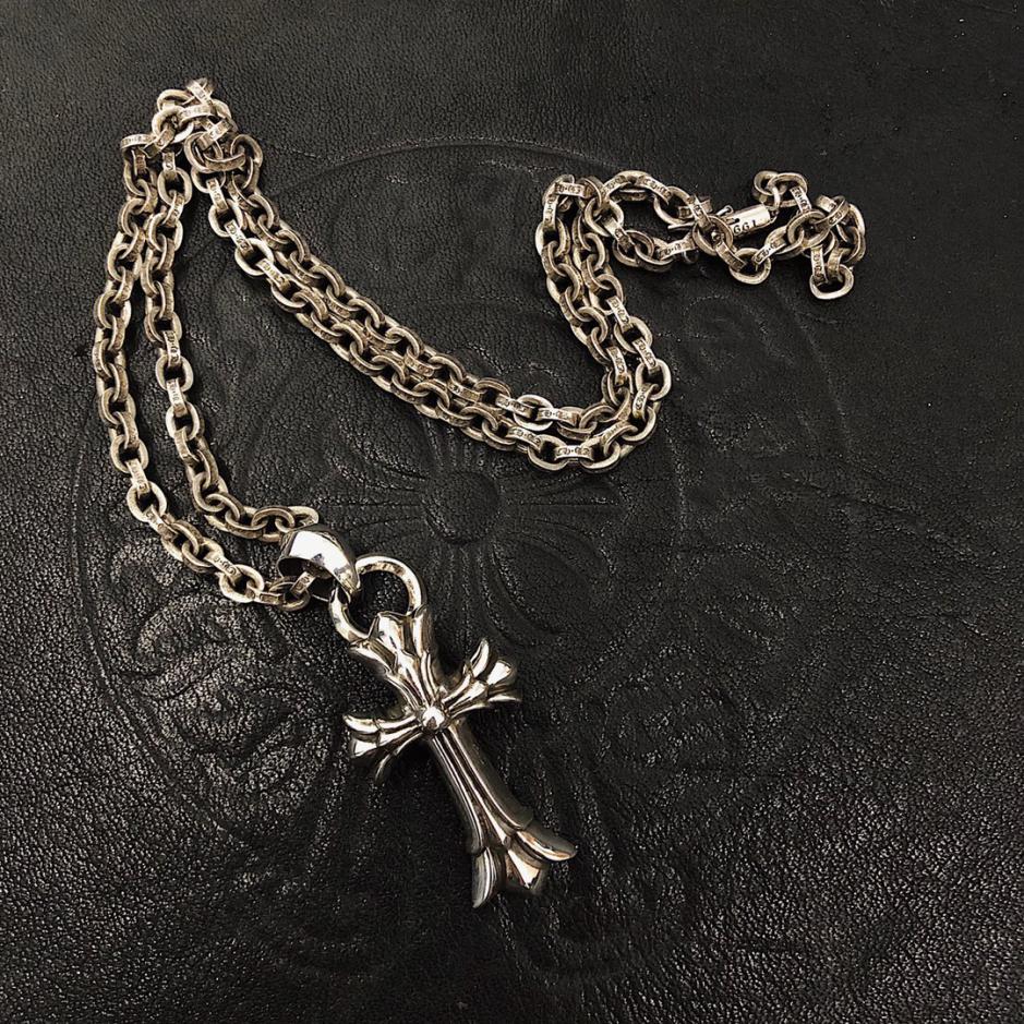 réplica,joyas,joyería,1:1,replica,fake,lujo,barato réplica,joyas,joyería,1:1,replica,fake,lujo,barato Collar clásico con doble cruz y corazón de cuervo