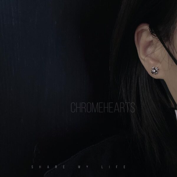 réplica,joyas,joyería,1:1,replica,fake,lujo,barato Pendientes con forma de cruz Babyfat y corazones cromados
