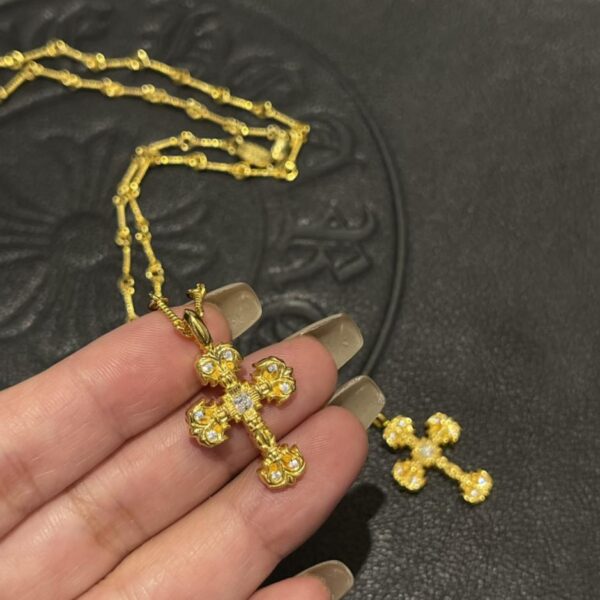 réplica,joyas,joyería,1:1,replica,fake,lujo,barato Pendientes de botón con flor de cruz única y piedra chapada en oro Chrome Hearts