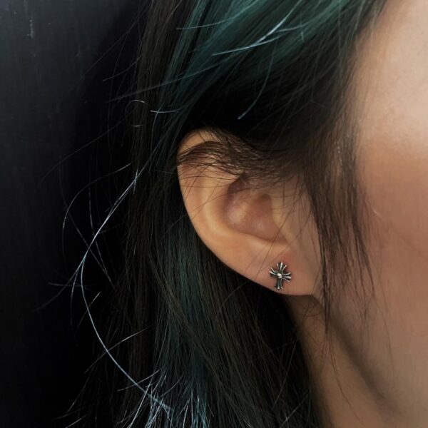 réplica,joyas,joyería,1:1,replica,fake,lujo,barato Pendientes largos Chrome Hearts con flores cruzadas