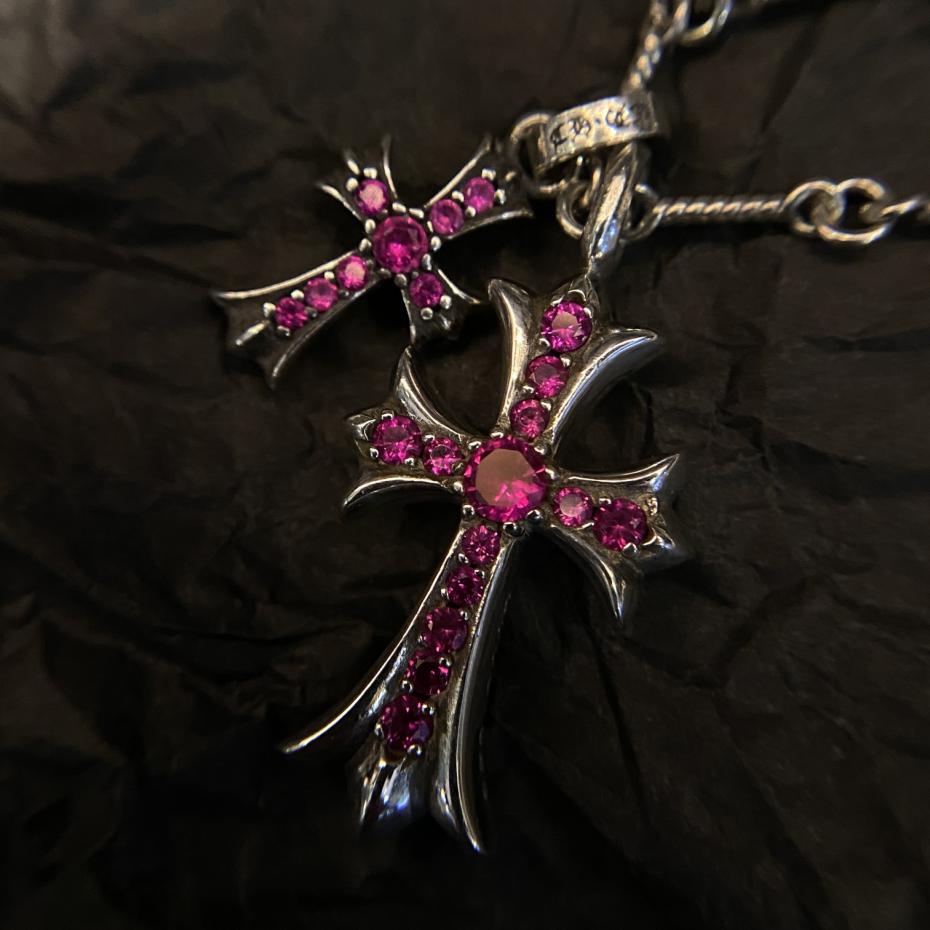 réplica,joyas,joyería,1:1,replica,fake,lujo,barato réplica,joyas,joyería,1:1,replica,fake,lujo,barato Collar con cruz de diamantes rojos y corazones cromados