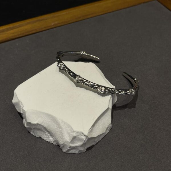 réplica,joyas,joyería,1:1,replica,fake,lujo,barato Pulsera de vid con flor cruzada y corazones cromados