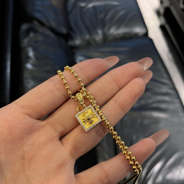 réplica,joyas,joyería,1:1,replica,fake,lujo,barato Placa cuadrada pequeña con flor cruzada chapada en oro Chrome Hearts