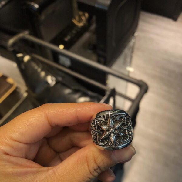 réplica,joyas,joyería,1:1,replica,fake,lujo,barato Anillo de desplazamiento brillante con corazones cromados