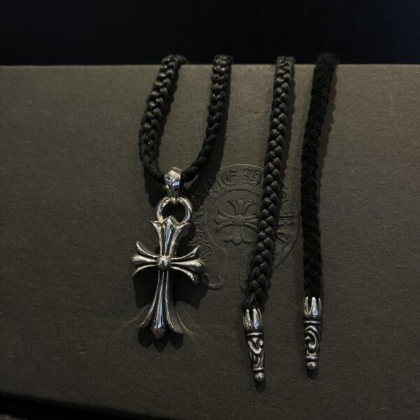 réplica,joyas,joyería,1:1,replica,fake,lujo,barato Collar trenzado de cordón de cuero con cruz clásica de corazones cromados
