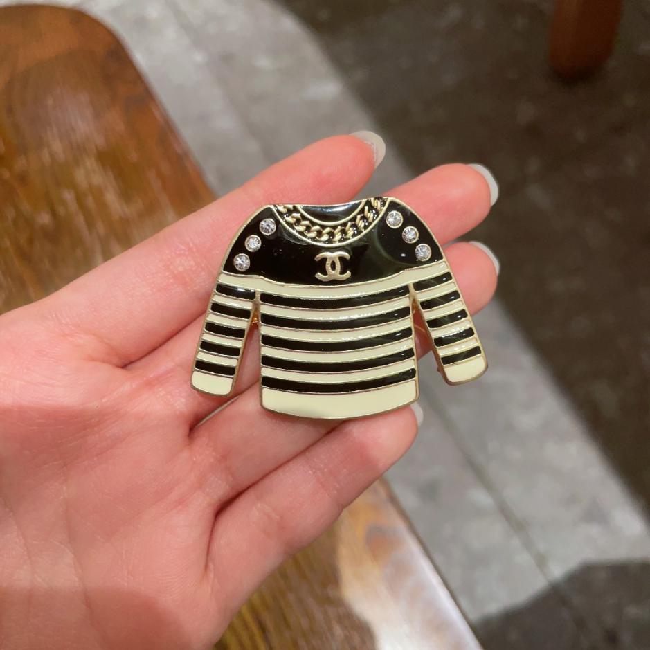 réplica,joyas,joyería,1:1,replica,fake,lujo,barato réplica,joyas,joyería,1:1,replica,fake,lujo,barato Broche Chanel doble C (1BC6)