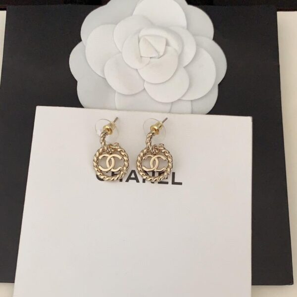 réplica,joyas,joyería,1:1,replica,fake,lujo,barato Los últimos ganchos para orejas redondos huecos en oro claro de Chanel (F8DD)