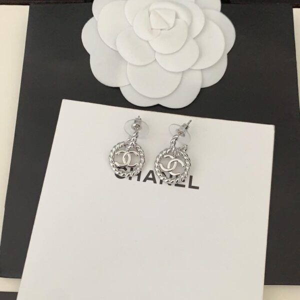 réplica,joyas,joyería,1:1,replica,fake,lujo,barato Los últimos ganchos para orejas redondos huecos de platino de Chanel (F60E)