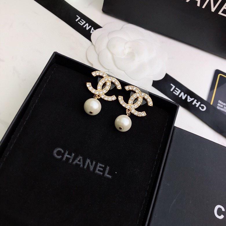 réplica,joyas,joyería,1:1,replica,fake,lujo,barato réplica,joyas,joyería,1:1,replica,fake,lujo,barato Aretes Chanel Doble C (7785)