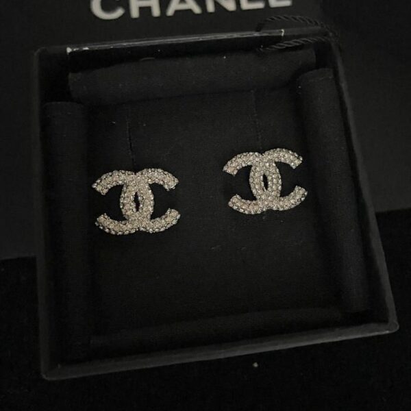 réplica,joyas,joyería,1:1,replica,fake,lujo,barato Pendientes Chanel plateados con diamantes cc (5EA6)