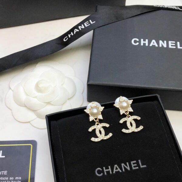 réplica,joyas,joyería,1:1,replica,fake,lujo,barato Aretes Chanel con estrella de nácar y doble C (A01C)