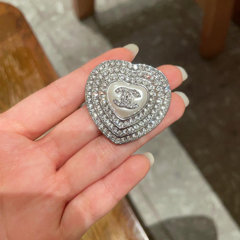 réplica,joyas,joyería,1:1,replica,fake,lujo,barato réplica,joyas,joyería,1:1,replica,fake,lujo,barato Broche nuevo de Chanel (D9E1)
