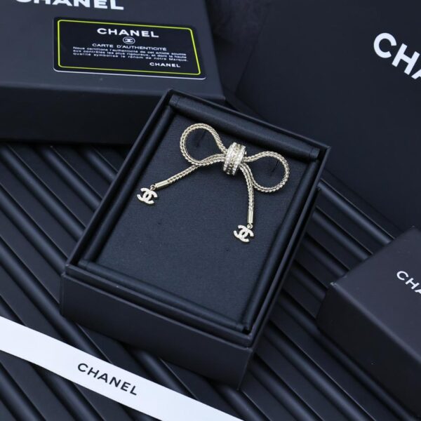 réplica,joyas,joyería,1:1,replica,fake,lujo,barato Broche de estrella con doble logotipo de temporada de Chanel (DA76)