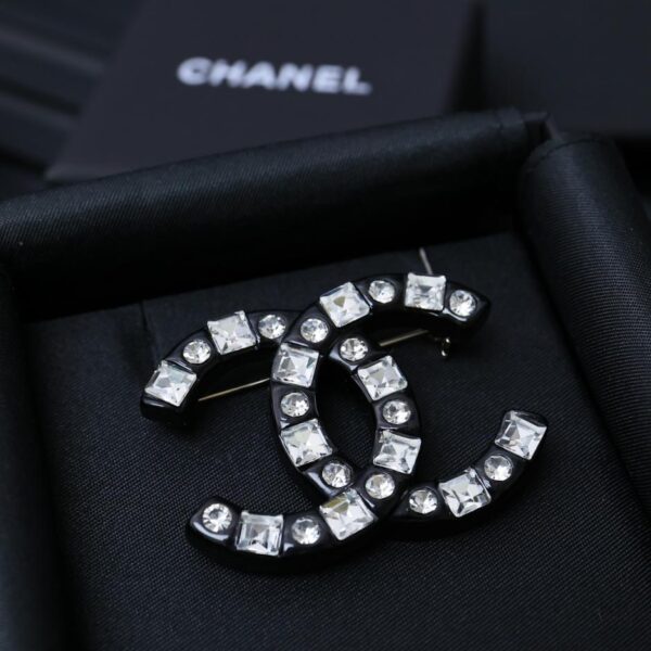 réplica,joyas,joyería,1:1,replica,fake,lujo,barato Broche de cuero Chanel en oro negro de 24 quilates Broche de cuero vintage (4348)
