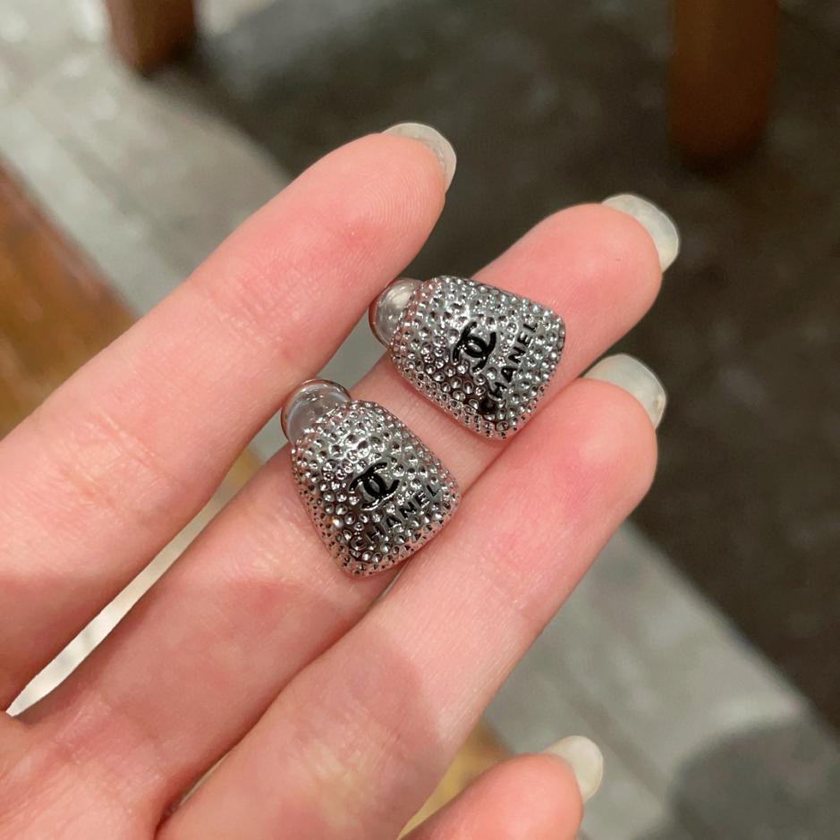 réplica,joyas,joyería,1:1,replica,fake,lujo,barato réplica,joyas,joyería,1:1,replica,fake,lujo,barato Pendientes Chanel de mediana edad (67EA)