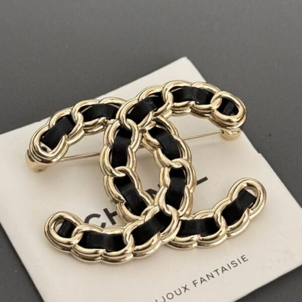 réplica,joyas,joyería,1:1,replica,fake,lujo,barato Broche del nuevo aniversario del centenario de Chanel (5FC0)
