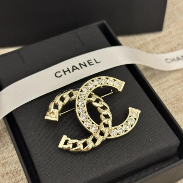 réplica,joyas,joyería,1:1,replica,fake,lujo,barato Chanel nuevo broche CC de diamantes 5A con incrustaciones de perlas (D8BB)