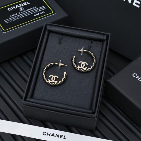 réplica,joyas,joyería,1:1,replica,fake,lujo,barato Pendientes de aro en C de cuero negro y oro Chanel (1F00)