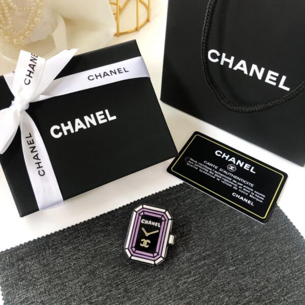 réplica,joyas,joyería,1:1,replica,fake,lujo,barato Broche de la nueva serie de relojes cómicos de Chanel (CF3C)