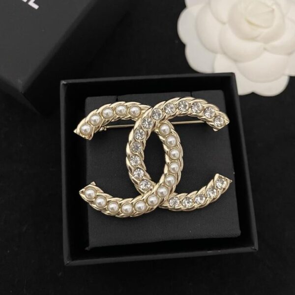 réplica,joyas,joyería,1:1,replica,fake,lujo,barato El último broche de perlas con medio diamante de Chanel (9621)