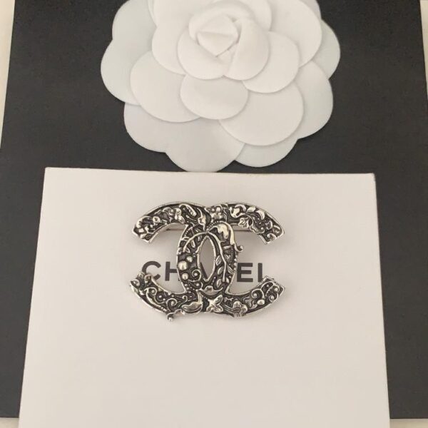 réplica,joyas,joyería,1:1,replica,fake,lujo,barato Chanel último broche cc de plata antigua (2226)