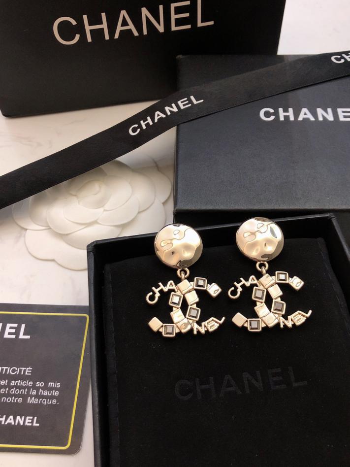 réplica,joyas,joyería,1:1,replica,fake,lujo,barato réplica,joyas,joyería,1:1,replica,fake,lujo,barato Pendientes con colgante de doble C y diamantes cuadrados con puntada de letra de Chanel (4117)