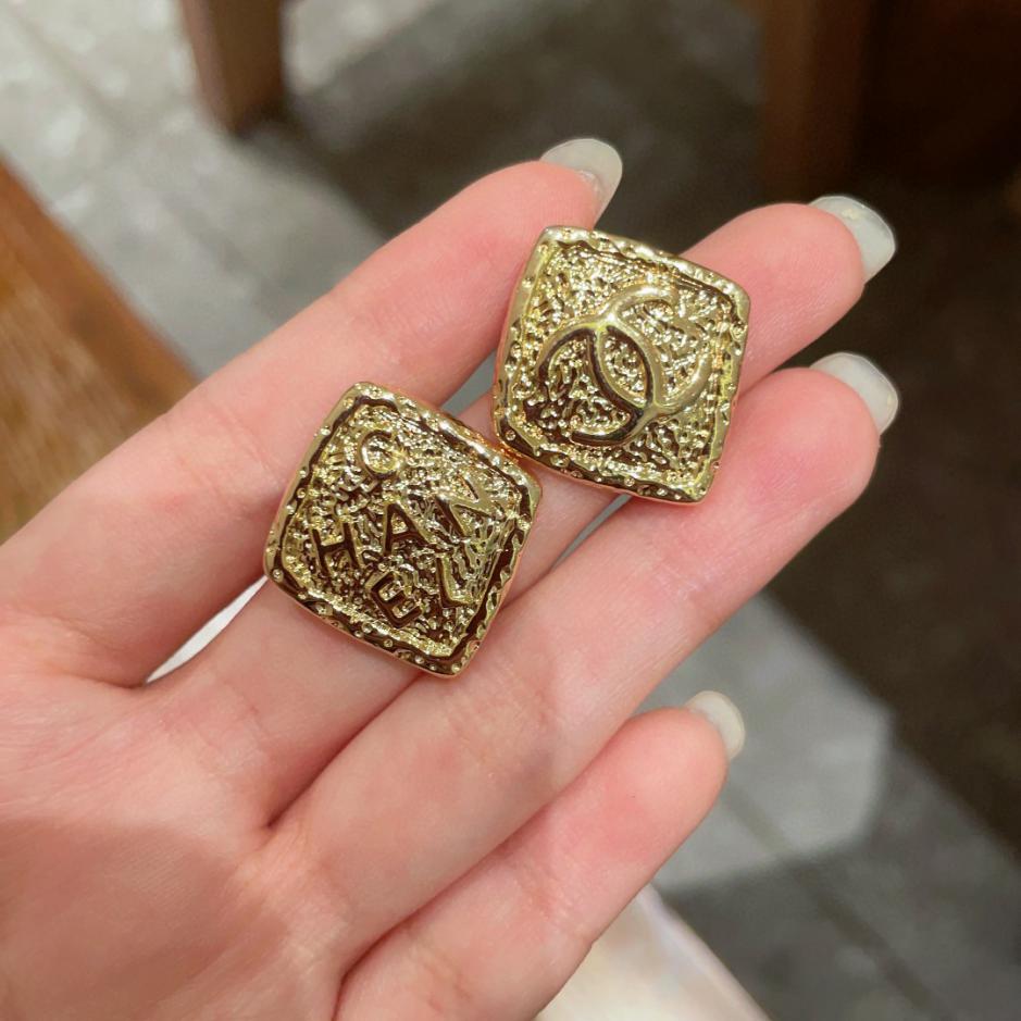 réplica,joyas,joyería,1:1,replica,fake,lujo,barato réplica,joyas,joyería,1:1,replica,fake,lujo,barato Pendientes Chanel doble C de segunda mano (AD27)