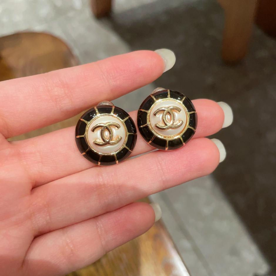 réplica,joyas,joyería,1:1,replica,fake,lujo,barato réplica,joyas,joyería,1:1,replica,fake,lujo,barato Pendientes Chanel Edad Media Doble C (1914)
