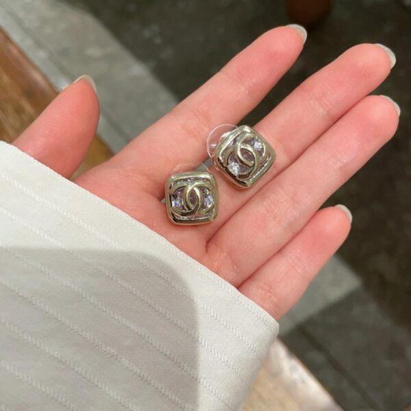 réplica,joyas,joyería,1:1,replica,fake,lujo,barato Pendientes Chanel Letras de la Edad Media (1AFA)