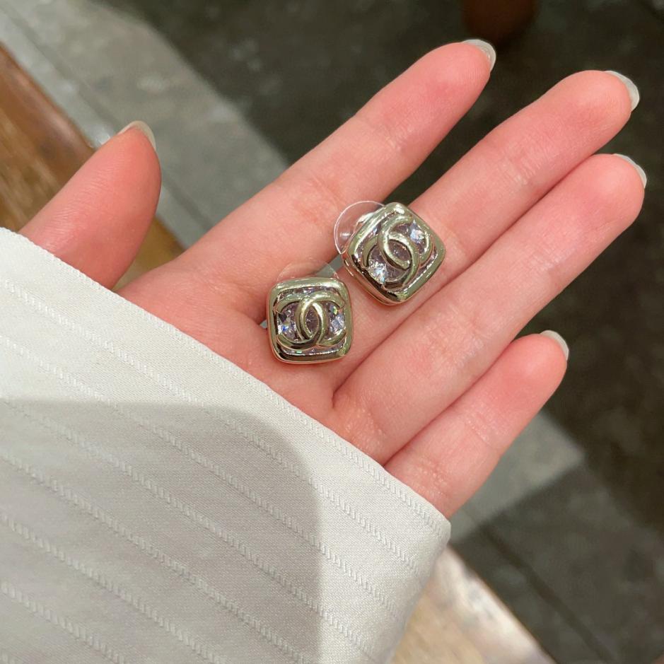 réplica,joyas,joyería,1:1,replica,fake,lujo,barato réplica,joyas,joyería,1:1,replica,fake,lujo,barato Pendientes Chanel Letras de la Edad Media (1AFA)