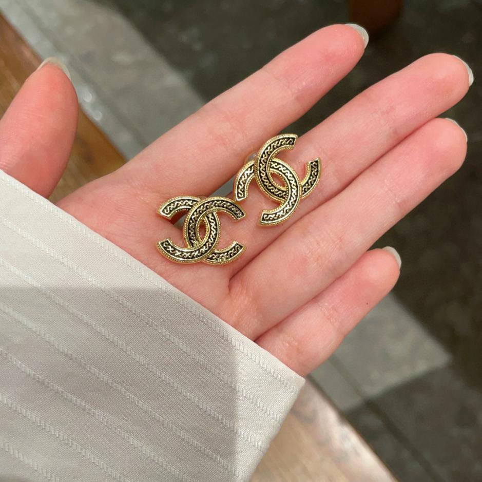 réplica,joyas,joyería,1:1,replica,fake,lujo,barato réplica,joyas,joyería,1:1,replica,fake,lujo,barato Pendientes Chanel Letras de la Edad Media (2F1E)
