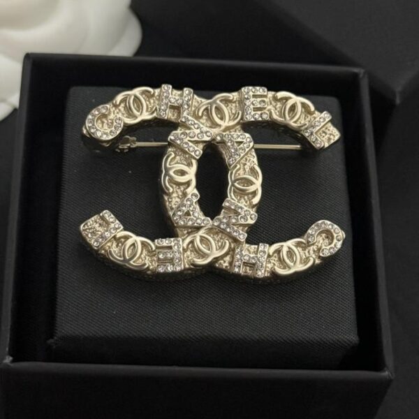 réplica,joyas,joyería,1:1,replica,fake,lujo,barato El último broche cc con letras de diamantes completo de Chanel (7A3A)
