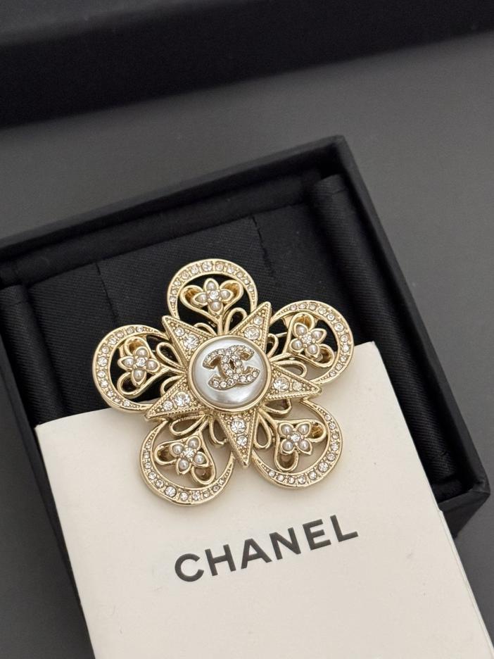 réplica,joyas,joyería,1:1,replica,fake,lujo,barato réplica,joyas,joyería,1:1,replica,fake,lujo,barato Broche de flores nuevo de Chanel (59B8)