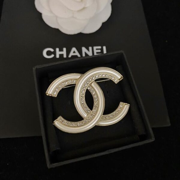 réplica,joyas,joyería,1:1,replica,fake,lujo,barato Broche blanco de medio diamante Chanel (B5C5)