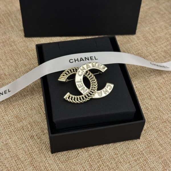 réplica,joyas,joyería,1:1,replica,fake,lujo,barato Broche CC de diamante 5A con incrustaciones de perlas exteriores de Chanel (7079)