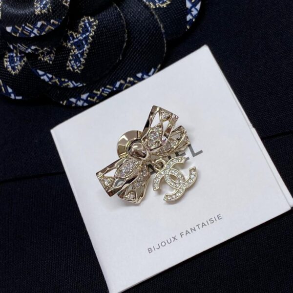 réplica,joyas,joyería,1:1,replica,fake,lujo,barato Broche con forma de c colgante con lazo hueco de Chanel (4170)