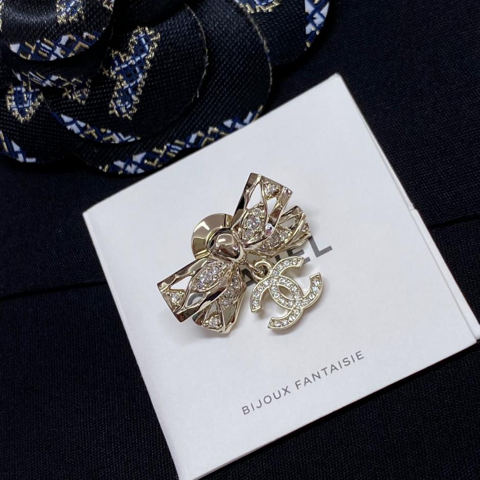 réplica,joyas,joyería,1:1,replica,fake,lujo,barato réplica,joyas,joyería,1:1,replica,fake,lujo,barato Broche con forma de c colgante con lazo hueco de Chanel (4170)