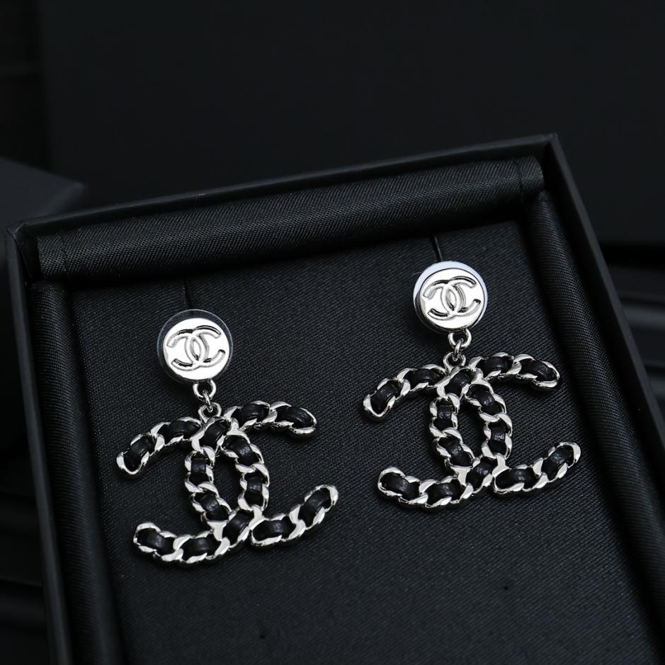 réplica,joyas,joyería,1:1,replica,fake,lujo,barato réplica,joyas,joyería,1:1,replica,fake,lujo,barato Par grande de pendientes C de piel de oveja de Chanel (9021)