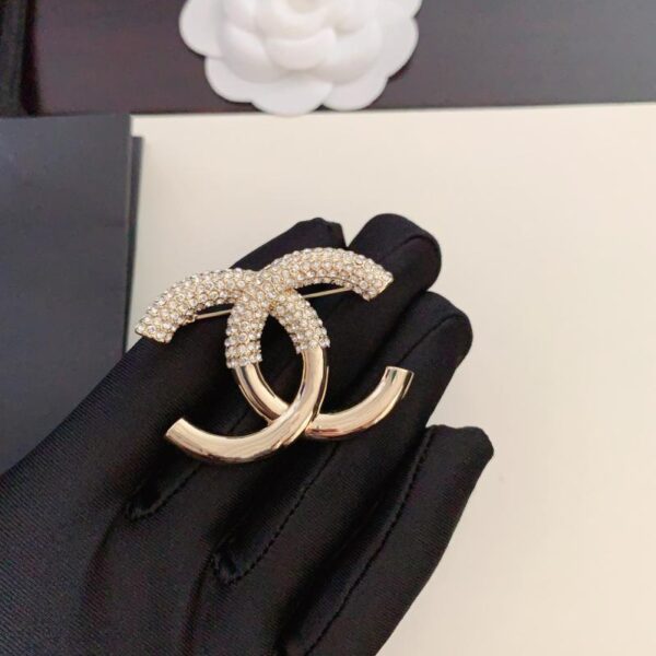 réplica,joyas,joyería,1:1,replica,fake,lujo,barato El último broche cc con diamantes de Chanel (9982)