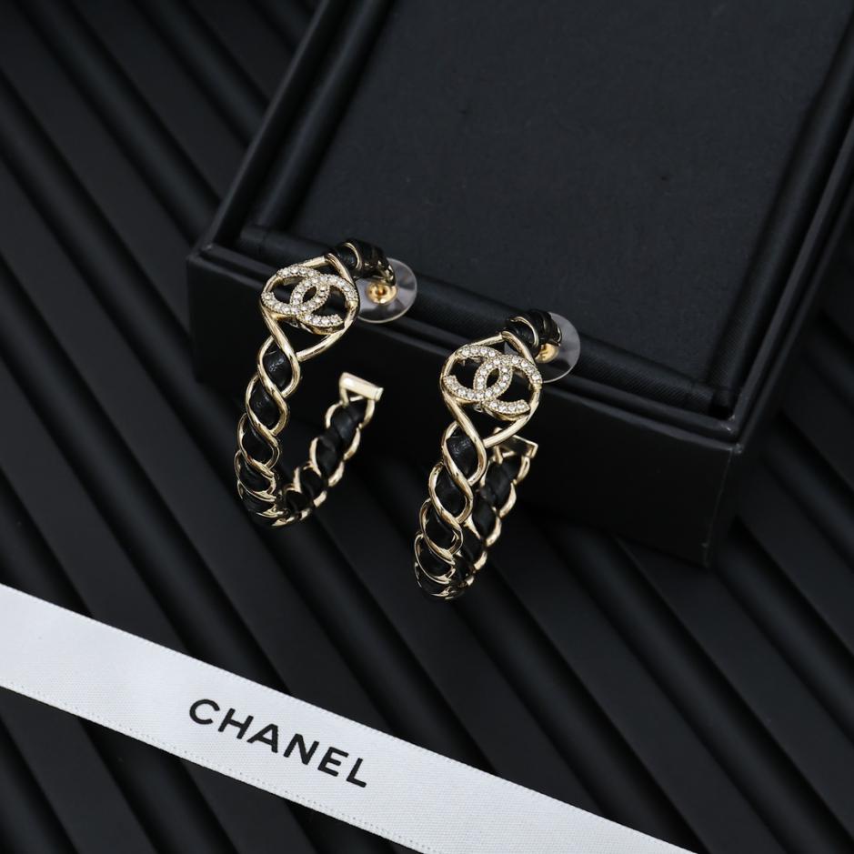 réplica,joyas,joyería,1:1,replica,fake,lujo,barato réplica,joyas,joyería,1:1,replica,fake,lujo,barato Aretes grandes de cuero en oro negro de 24 quilates Chanel (61B2)