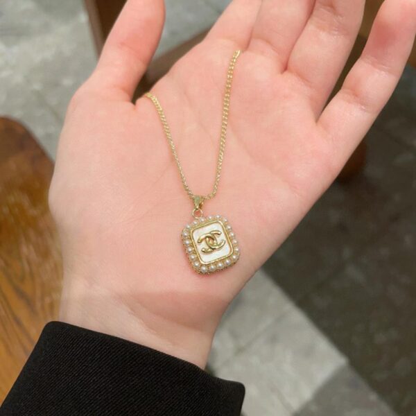 réplica,joyas,joyería,1:1,replica,fake,lujo,barato Collar de letras Chanel de segunda mano (A87C)