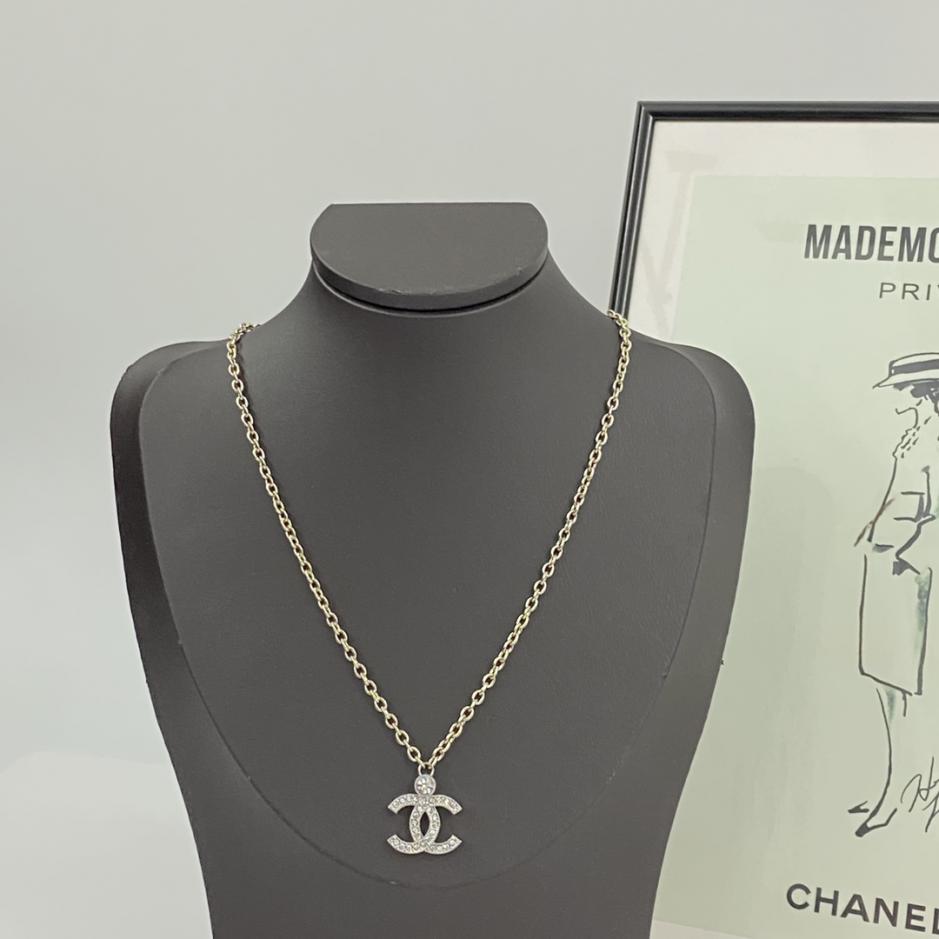 réplica,joyas,joyería,1:1,replica,fake,lujo,barato réplica,joyas,joyería,1:1,replica,fake,lujo,barato Collar de oro blanco con logotipo de doble C y diamantes de Chanel (720A)