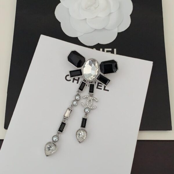 réplica,joyas,joyería,1:1,replica,fake,lujo,barato Chanel último broche con lazo de diamantes en blanco y negro (92FC)
