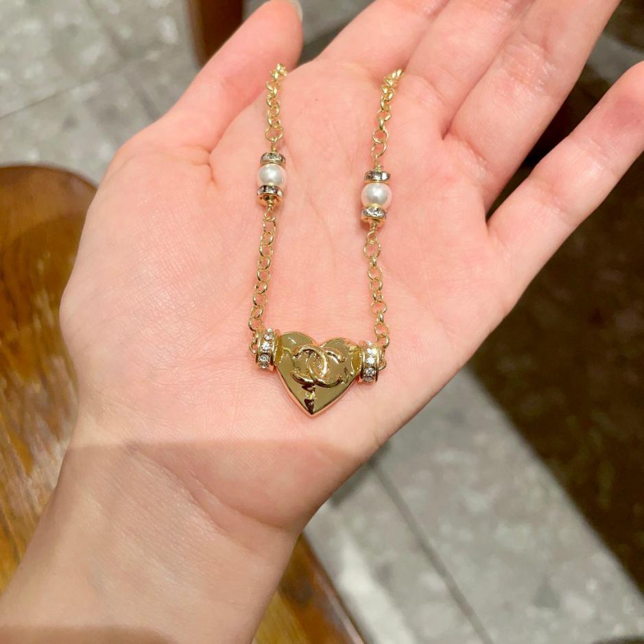 réplica,joyas,joyería,1:1,replica,fake,lujo,barato réplica,joyas,joyería,1:1,replica,fake,lujo,barato Collar de letras de mediana edad Chanel (511F)