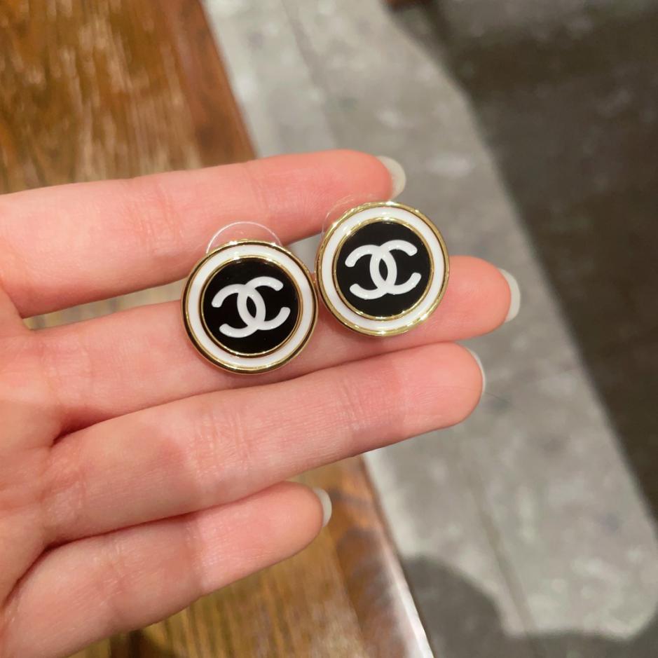 réplica,joyas,joyería,1:1,replica,fake,lujo,barato réplica,joyas,joyería,1:1,replica,fake,lujo,barato Aretes clásicos con doble C de Chanel (D4F8)