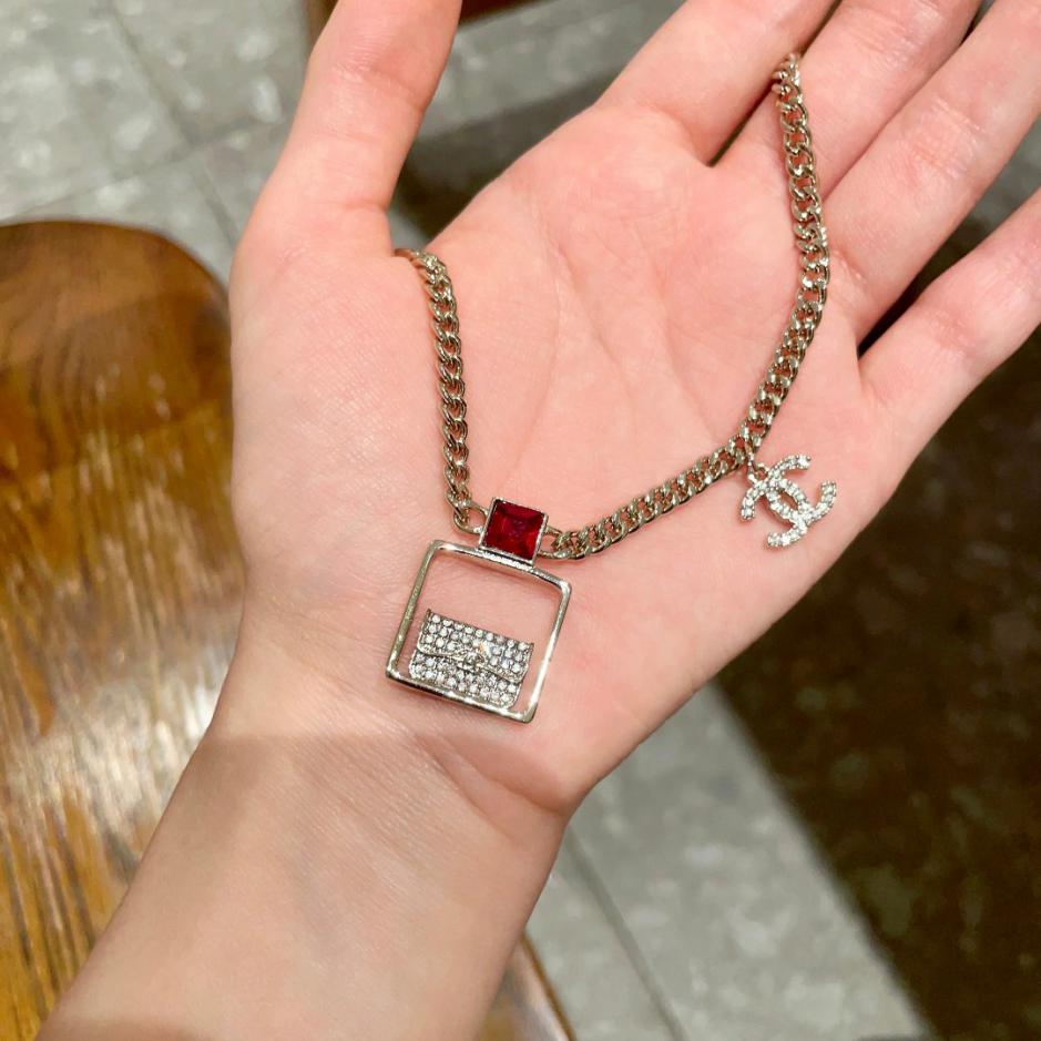 réplica,joyas,joyería,1:1,replica,fake,lujo,barato réplica,joyas,joyería,1:1,replica,fake,lujo,barato Pulsera Chanel con letras de segunda mano (5A41)