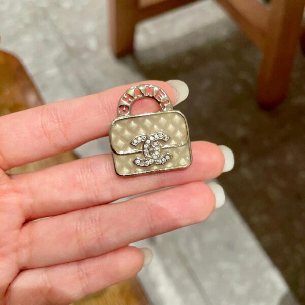 réplica,joyas,joyería,1:1,replica,fake,lujo,barato Bolso Chanel con broche con letra doble C (DFBA)